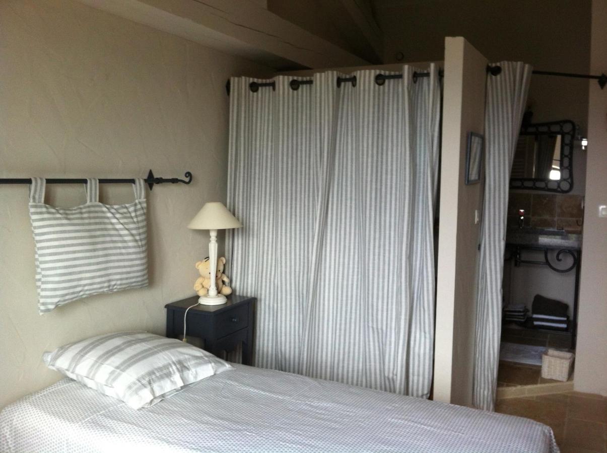 Oustau De Piera Bed & Breakfast Gordes Exterior foto